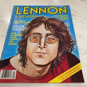 Vintage 1980 John Lennon collectors edition magazine in like new condition